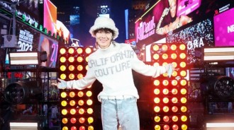 BTS J-HOPE在美國的新年節目「New Year’s Rockin’Eve」在雨中展現了充滿力量的舞台！