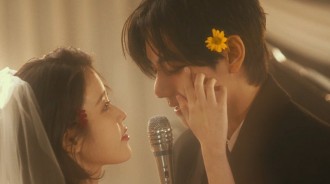 IU新曲《Love Wins All》MV因涉嫌歧視殘障人士而引發爭議！