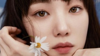 “腿精”李聖經《ELLE》畫報被公開，大秀細腰、長腿、清純美貌