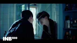 EXO's Baekhyun 喺 'Pineapple Slice' MV 裡面返老還童 