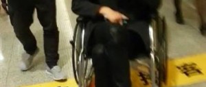 EXO Tao 拍攝《金炳萬的叢林法則-所羅門群島篇》期間, 右腳受傷