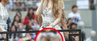 Fans注意到太妍最近一次表演的裙十分裙，照片引起廣大討論及關注