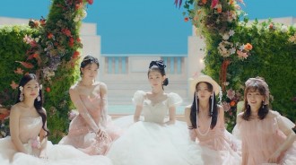 Red Velvet的新專輯《Feel My Rhythm》初動以44萬張創下了出道生涯的紀錄。