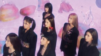 JYP新人女子組合NMIXX追加公開出道單曲《AD MARE》的集合照