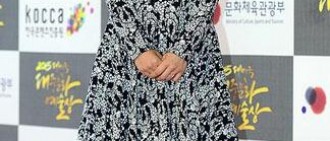 【照片】朴信惠、全智賢、JYJ走′韓國大眾文化藝術獎′ 紅地毯