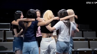 YG新女團確定7人出道的瞬間公開！激動的眼淚