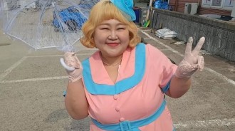 喜劇演員洪允花澄清她沒有藉助注射減肥