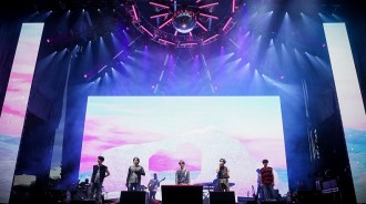 TXT登上美國慶典「Lollapalooza」舞台，粉絲熱烈呼喊！K-POP組合的首次壯舉感動”絕對不會忘記這一瞬間”