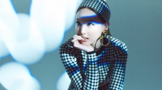 TWICE娜璉公開第1張迷你專輯《IM NAYEON》概念照第2部，可愛的時尚