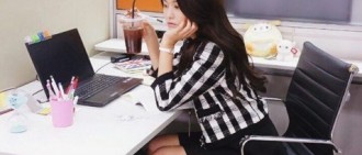 AOA雪炫身變身辦公室女神 好想在那兒上班