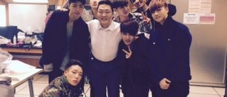 Psy-IKON溫暖的前後輩認證照『我們是YG Family！』