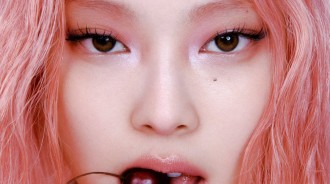 BLACKPINK的Jennie在最新的