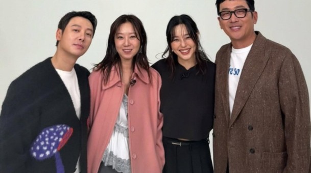 李荷妮產後三個月穿短版上衣驚艷亮相 身材零走樣 - SeoulSunday.com