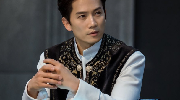 池晟強勢回歸 MBC《法官歸來》預告海報 - SeoulSunday.com