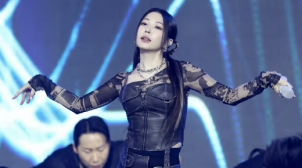 韓國歌手寶兒將在中國音樂節上表演,這引起了人們的關注,因為她最近暗示可能退休的言論,讓粉絲們感到擔憂。 - SeoulSunday.com